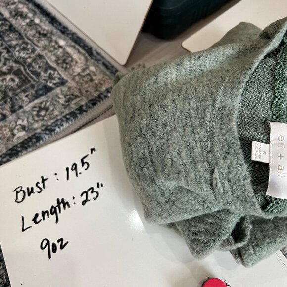Eri + Ali Anthropologie Ruffle Sleeve Jersey Knit Top Green Size Small - Picture 11 of 11